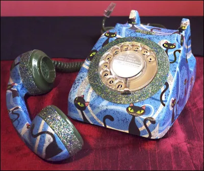 Qui chantait "Le Téléphone pleure", dans les années 70 ?