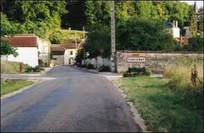 Je vous emmène maintenant à Chacenay. Village Aubois, il se situe en région ...