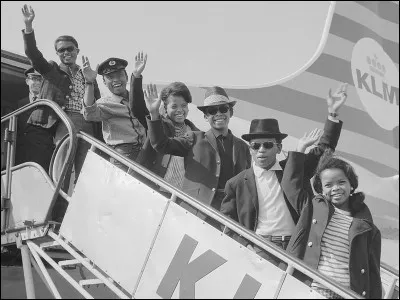 Hé enalu est un mot employé par Cook, aux îles Sandwich. Que désignait-il ?