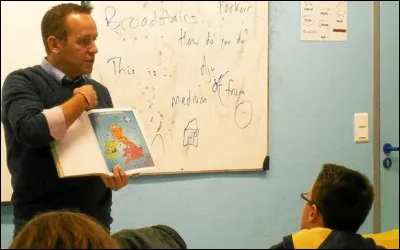 Monsieur Dickens enseigne...