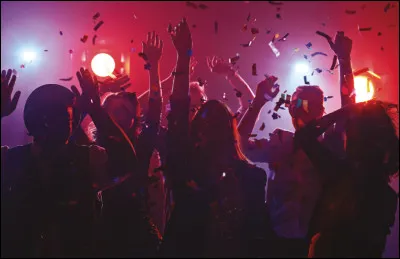 Une personne t'invite à une fête, quelle est ta réaction ?