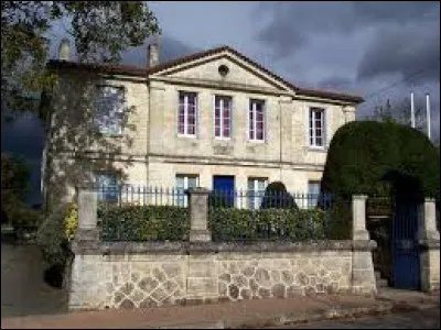 Village de l'arrondissement de Langon, Lugasson se situe dans le département ...