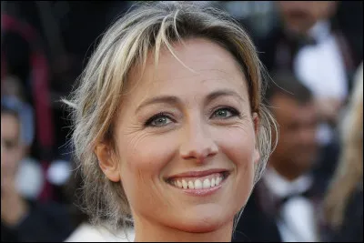 Qui est cette journaliste qui a présenté l'émission de 2013 à 2017 ?