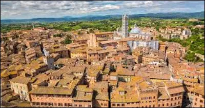 Dans quel pays d'Europe se situe la ville de Sienne ?