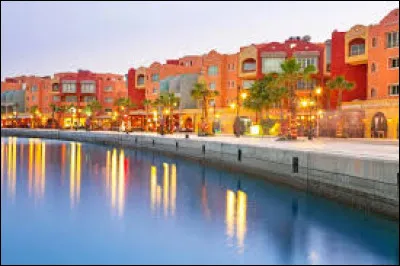 Dans quel pays la ville d'Hurghada se trouve-t-elle ?