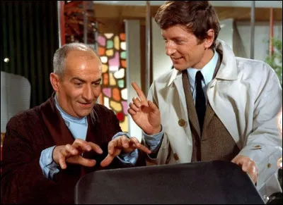 Après avoir été un gros succès théâtral en 1959, le film sort enfin en 1967. Quel rôle comique y tient Louis de Funès ?