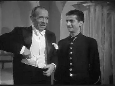 Il démarre au cinéma en 1946 comme figurant dans le film "La Tentation de Barbizon". Quel rôle tient-il ?
