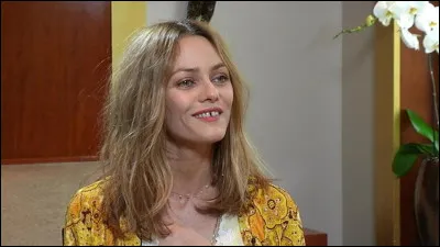 Bonjour, bienvenue dans ce quiz ! Premièrement, laquelle de ces chansons est de Vanessa Paradis ?