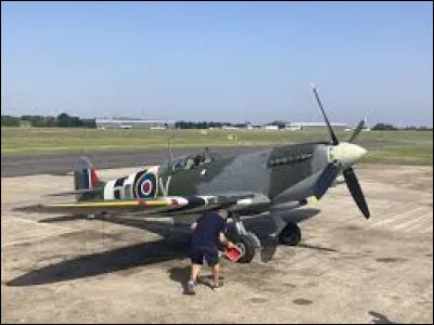 Quel modèle d'avion est illustré sur l'image ci-dessus ?