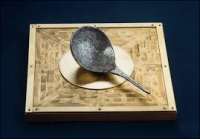 Instrument dorientation utilisant le magnétisme terrestre, inventé au 2e siècle av. J.-C. : qu'est-ce que c'est ?