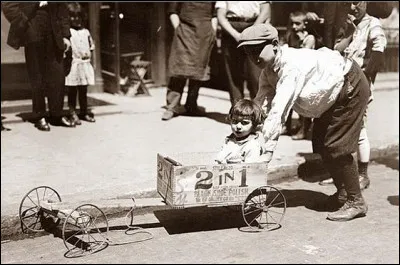 Quelle est l'origine de la caisse à savon dans les années 30 ?