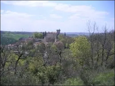 Village de l'aire d'attraction Auscitaine, sur les bords de l'Arçon, Montégut se situe dans le département ...