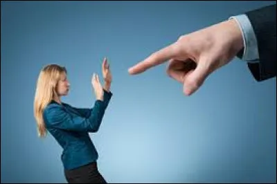 Après ça, qu'ordonne la mère de Rika à sa fille par rapport à Luffy ?