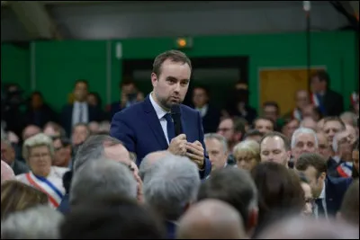 Qui est le nouveau Premier ministre nommé en septembre 2025 ?