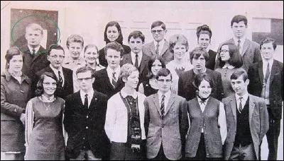 Qui est ce Premier ministre de gauche, ancien professeur d'allemand, ayant été maire de Nantes ?