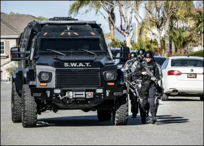 Comment se nomme la voiture de l'équipe ?