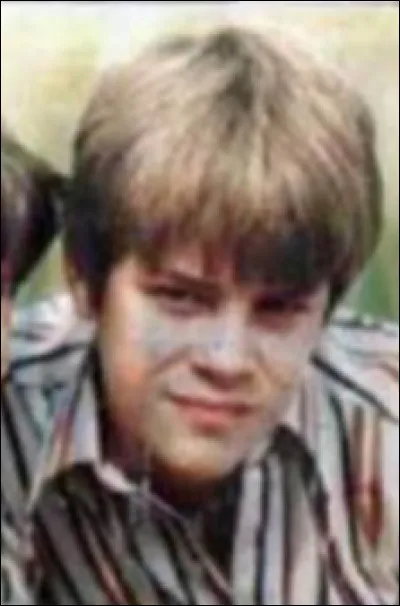 François, l'aîné du groupe. Celui qui l'interprète s'appelle-t-il Marcus ou Wayne ?