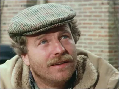 Rogers, le jardinier de la famille. Comment s'appelle-t-il vraiment ?