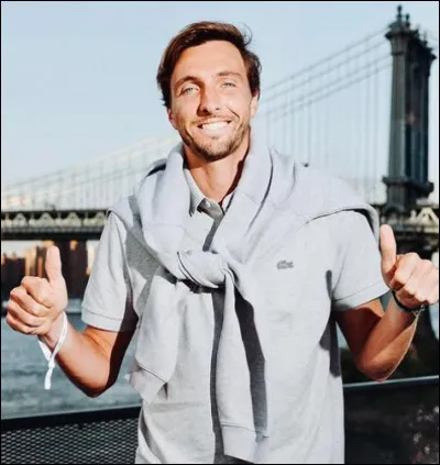 Quel sport pratique Arthur Rinderknech ?