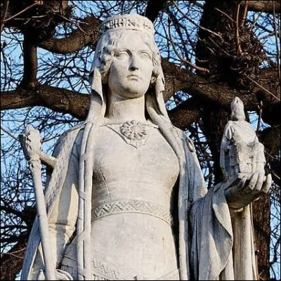 Quel était le surnom de la mère de Charlemagne ?