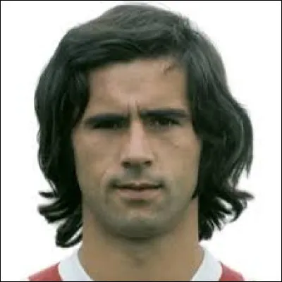 Dans quel sport Gerd Müller (1945-2021) s'est-il distingué ?