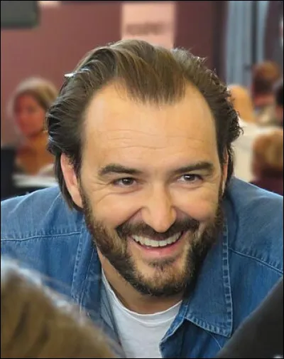 Quel est le nom de ce Cyril, chef cuisinier, p&acirc;tissier et animateur de t&eacute;l&eacute;vision fran&ccedil;ais ?
