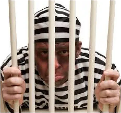 ''L'Évadé d'Alcatraz'' est un thriller réalisé par Don Siegel, sorti au cinéma en 1979. Ce film raconte l'histoire vraie de trois détenus qui s'évadèrent de cette forteresse dans la nuit du 11 juin 1962. Quel acteur y joue le rôle principal ?