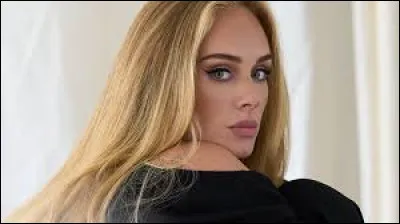 VINGT-CINQ - Hello est le premier single issu de l'album "25" d'une chanteuse anglaise paru en 2015 : laquelle ?