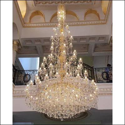 "CHAndelier" est un titre appartenant au répertoire de Rihanna.