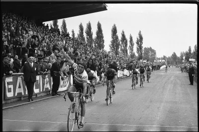 C'est l'arrivée du championnat de Belgique en 1966 : il s'impose largement au sprint devant Huysmans ; il a par ailleurs remporté six étapes du Tour de France entre 1965 et 1969 : c'est ...
