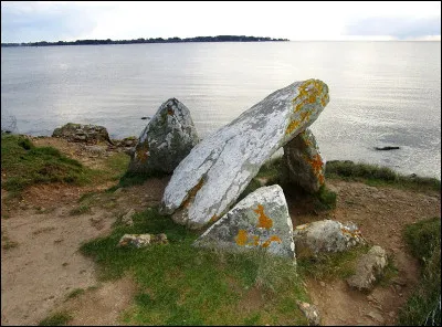 Le Dolmen du Crapaud est situé dans le Morbihan. Dans quelle région sommes-nous ?