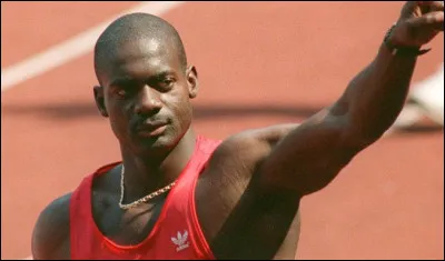 Quel athlète, reconnu coupable de dopage aux stéroïdes, s'est vu retirer sa médaille olympique en 1988 ?