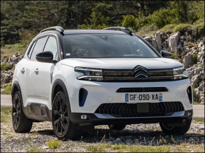 Devine la marque de cette voiture :