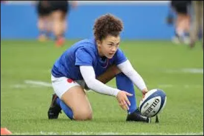 Quand l'équipe de France de rugby féminin a-t-elle disputé son premier match officiel, et contre quel pays ?