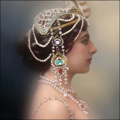 Quelle était la profession de l'espionne Mata-Hari ?