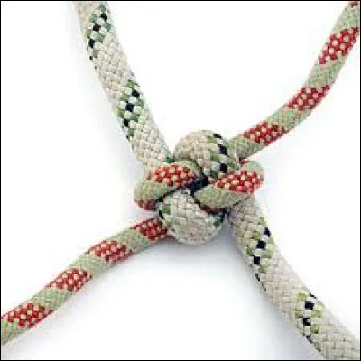 Koby va-t-il réussir à défaire les liens retenant Zoro prisonnier ?