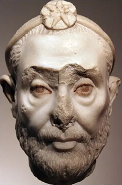 Quel historien est à l'origine de ce découpage par dynasties ?