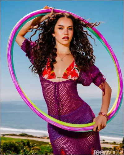 Avec qui est-elle la plus proche dans Katseye ?