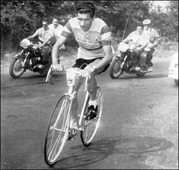 C'est un grand maigre au regard d'acier, surnomm l'Aigle de Tolde, vainqueur du Tour de France 1959, capable de dmarrages secs ds que la route s'levait...