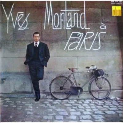 Yves Montand lui trouva un lien avec une bicyclette !