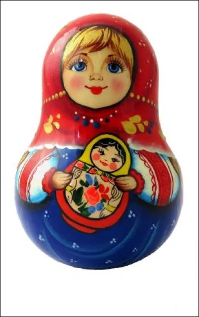 Quel est le nom de cette poupée sacrée russe qui représente une mère portant un enfant à l'intérieur d'elle ?