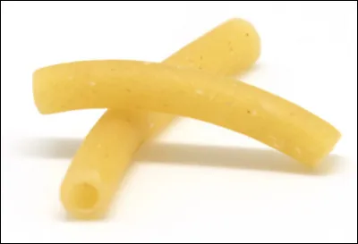 Quel est le nom de ce type de pâte alimentaire en forme de tubes allongés ?
