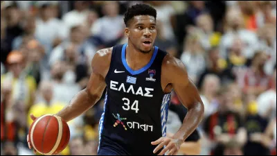 La Grèce quant à elle, prend la troisième place de cet Euro, bien aidée par les performances de Giánnis Antetokoúnmpo. Combien de ses frères ont joué pour la sélection Grecque lors de cette compétition ?