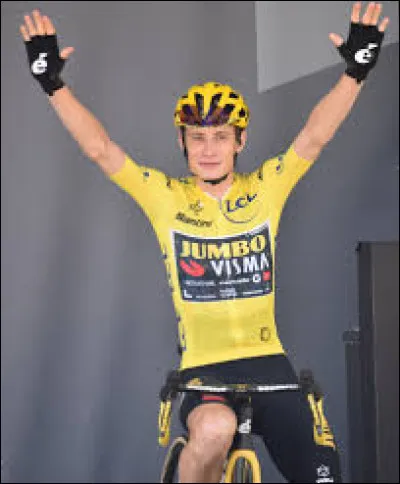 Quelle est la nationalité du coureur cycliste Jonas Vingegaard, né en 1996 ?