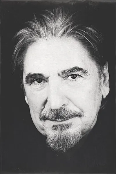 Quel nom d'animal est le patronyme de Serge, chanteur et parolier français ?