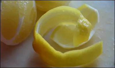Quel est le nom botanique de l'écorce du citron ?