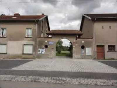 Nous sommes en Lorraine, à quelques kilomètres de Baccarat, à Flin. Village constitué de deux hameaux, il se situe dans le département ...