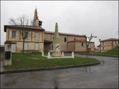 Pour commencer, je vous emmène à Cambernard. Commune de l'aire d'attraction Toulousaine, elle se situe dans le département ...