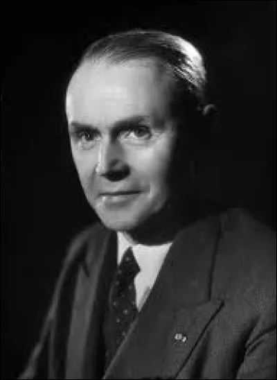 En 1925, pour quel roman l'écrivain Maurice Genevoix reçut-il le prix Goncourt ?