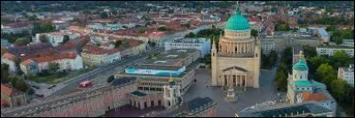 Quelle est cette ville de 180 000 habitants capitale du land de Brandebourg traversée par la Havel ?